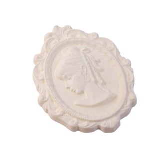 Medalhão Mulher Vintage em resina